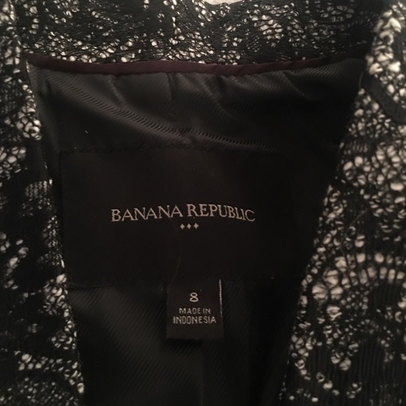 Banana Republic Black Lace Overlay Blazer (NWOT) - Picture 3 of 4